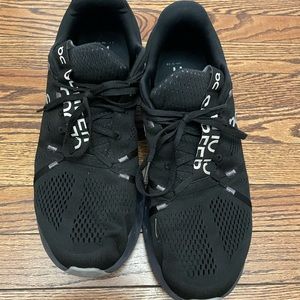 On brand Cloudsurfer men’s sneakers
